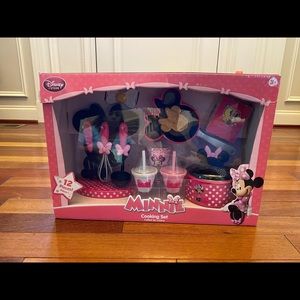 HTF/Rare Minnie Cooking Set